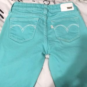 Blue levi jeans demi curve